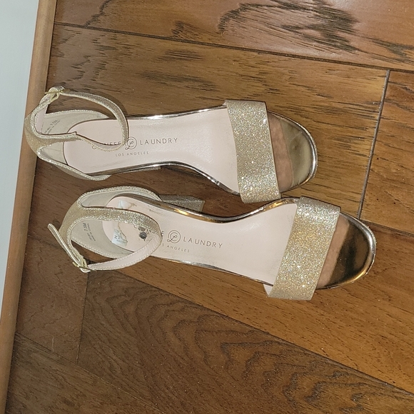 Chinese Laundry Gold block heeled sandals 7.5 - Picture 3 of 6